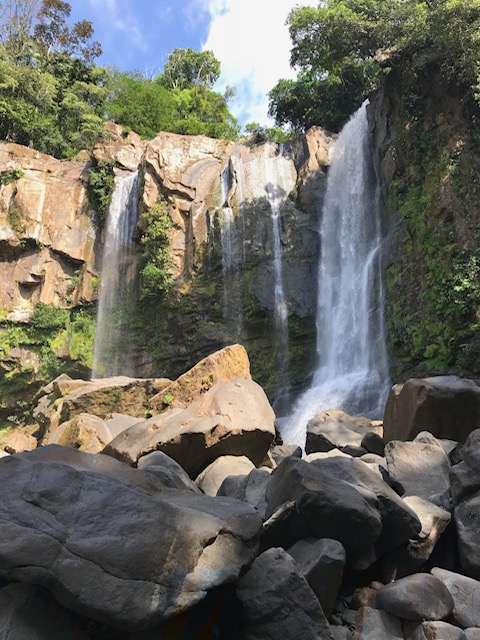 Nauyaca waterfall system