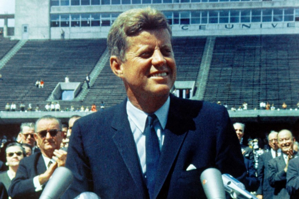 president john F Kennedy gives a speech