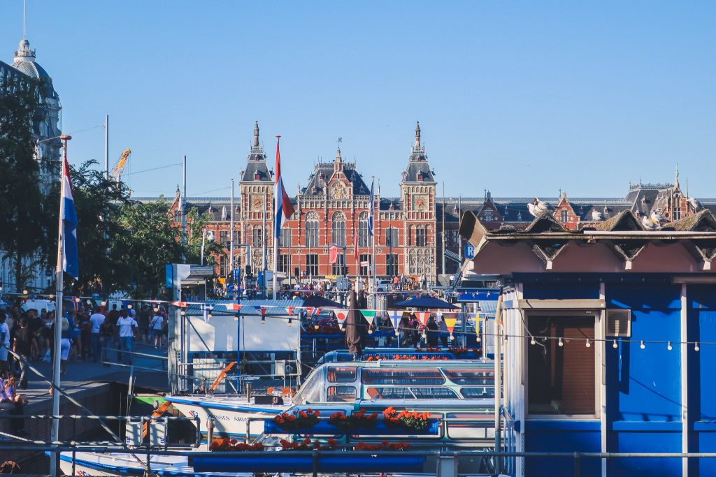 rijksmuseum in amsterdam from a distance 