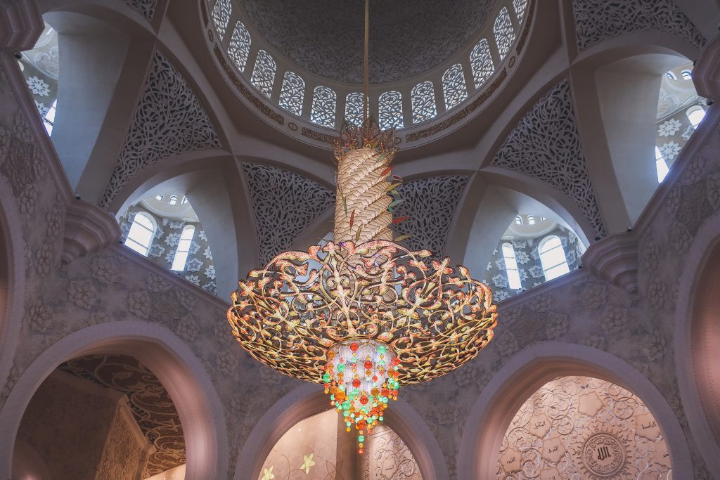 largest chandelier at the Sheikh Zayed Grand Mosque 