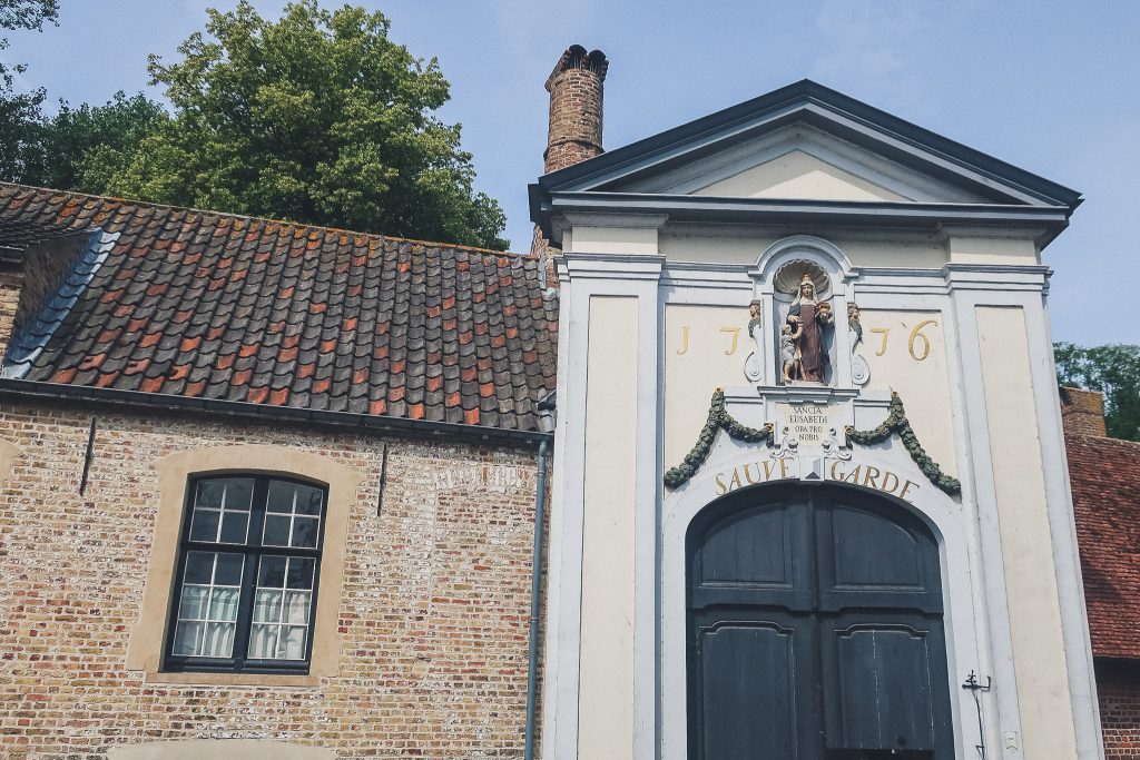 Gate to the beguinage in Bruges 