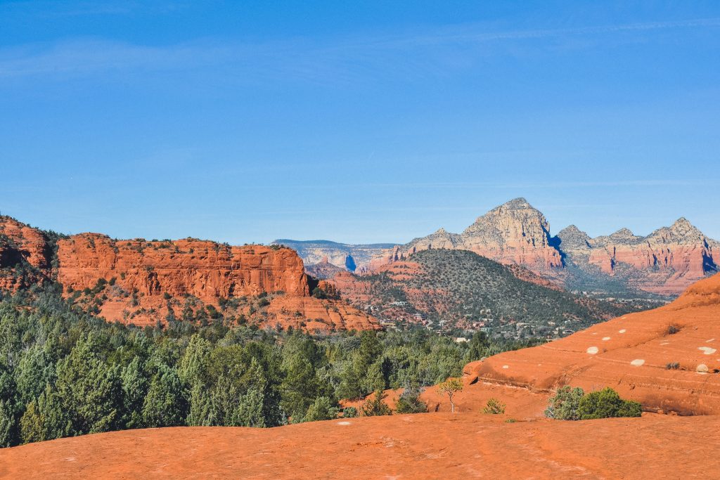 breathtaking scenery along the broken arrow trail in sedona, arizona