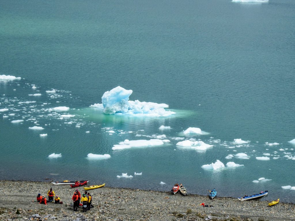 kayaking to glacier