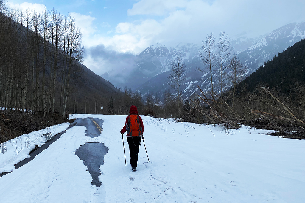 Aspen Co, woman snowshoes 