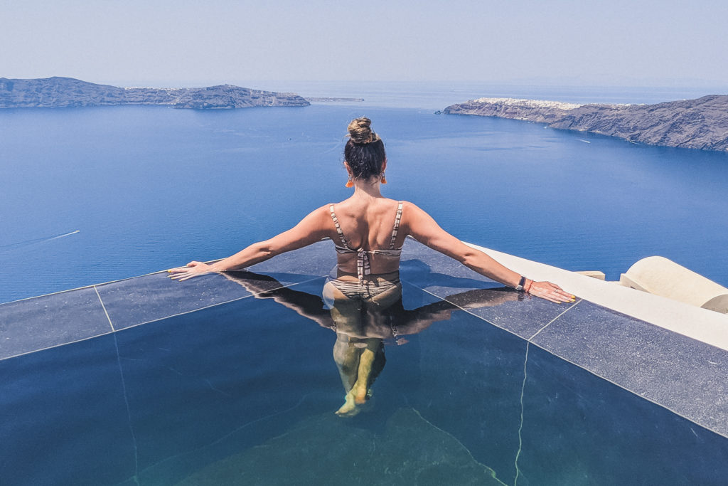 infinity pool in Imerovigli Santorini 