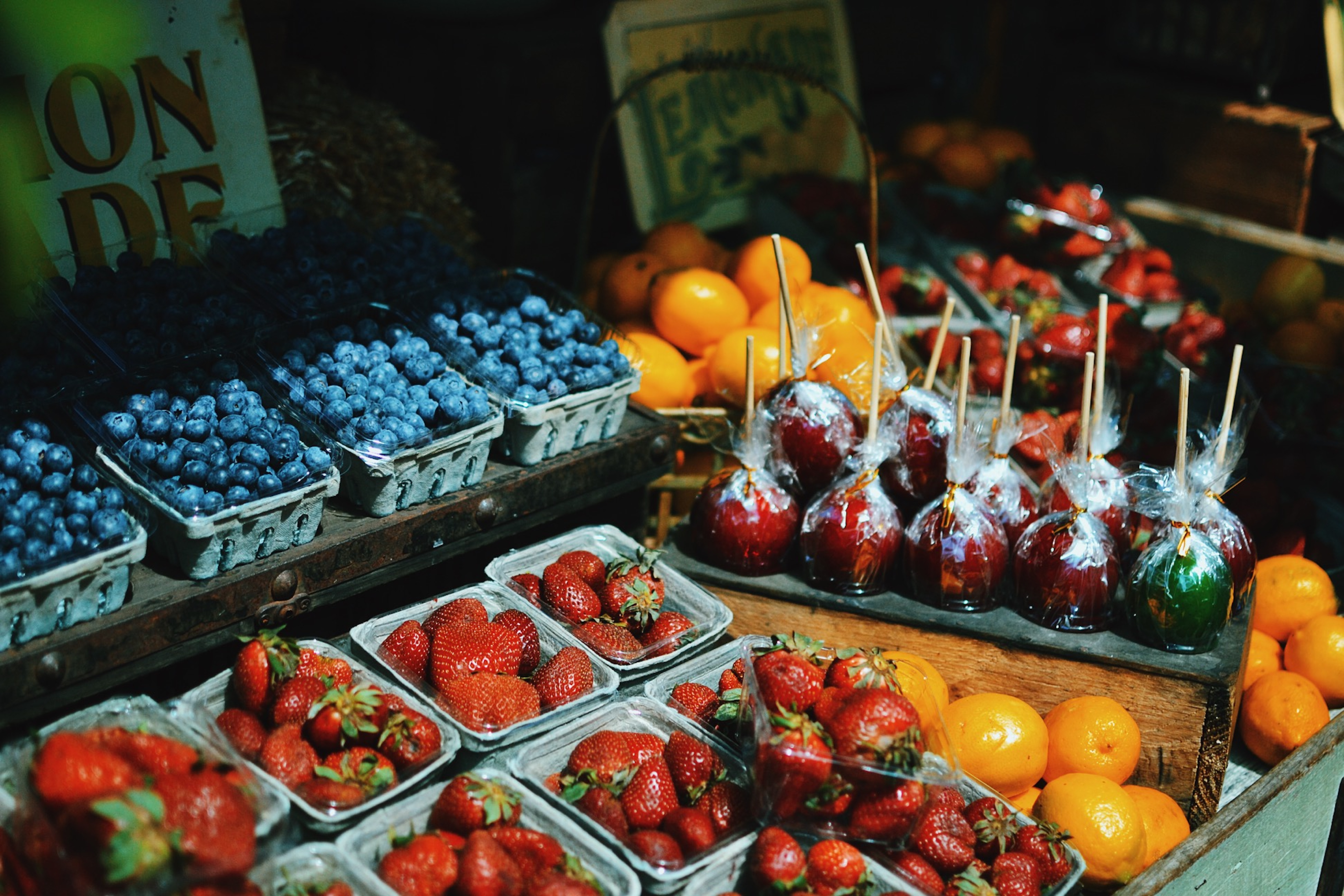 fruits at farmers market 